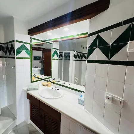 Aldea Del Mar Апартаменты Торевьиа